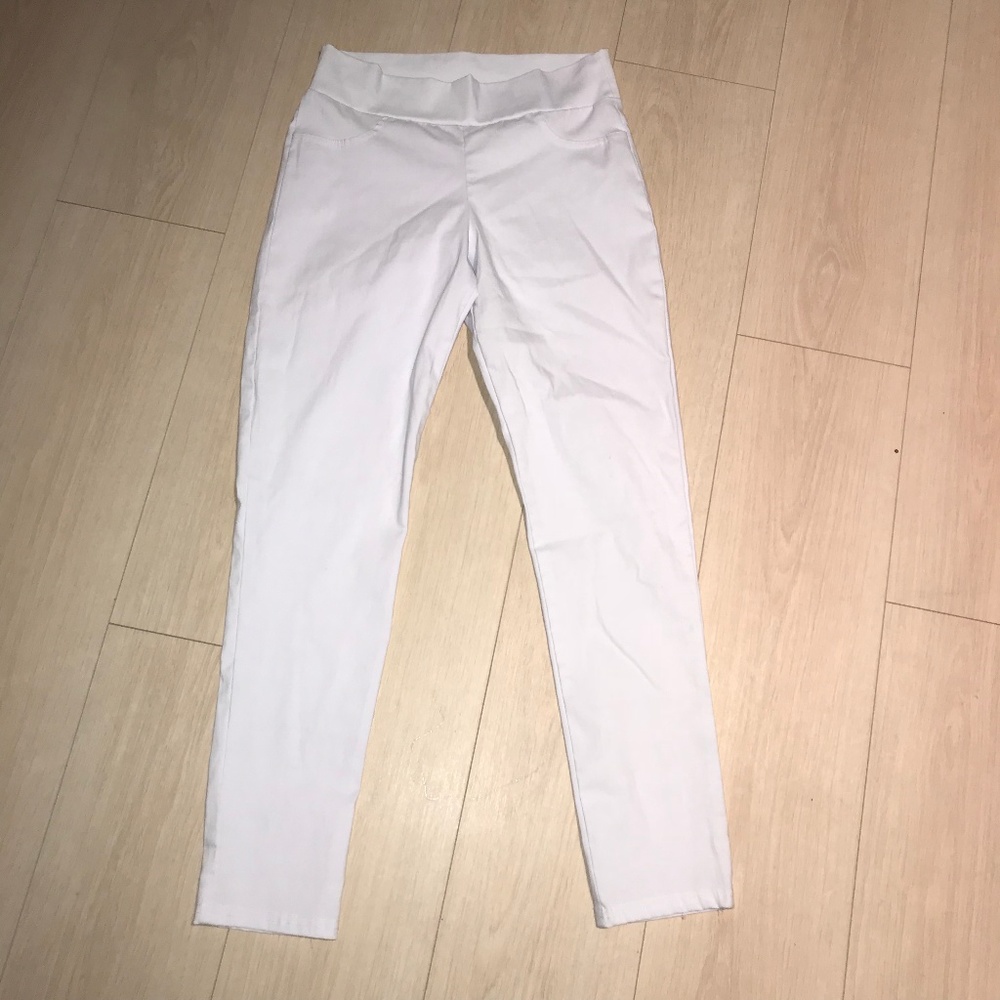 Living Doll White Fitted Capri Pants
